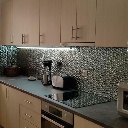 Spacious Apartment In The Historical Center Of Атина Екстериор снимка