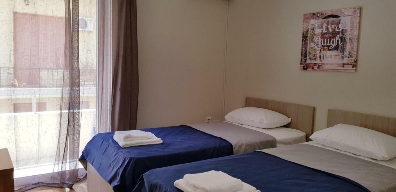 Spacious Apartment In The Historical Center Of Атина Екстериор снимка