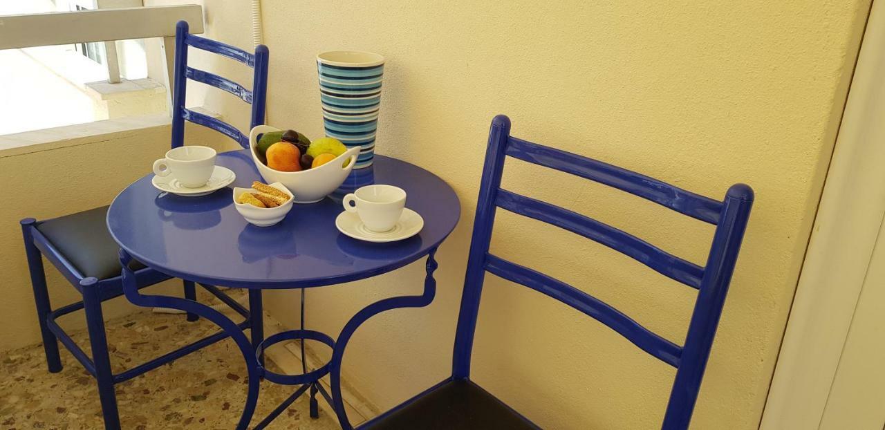Spacious Apartment In The Historical Center Of Атина Екстериор снимка